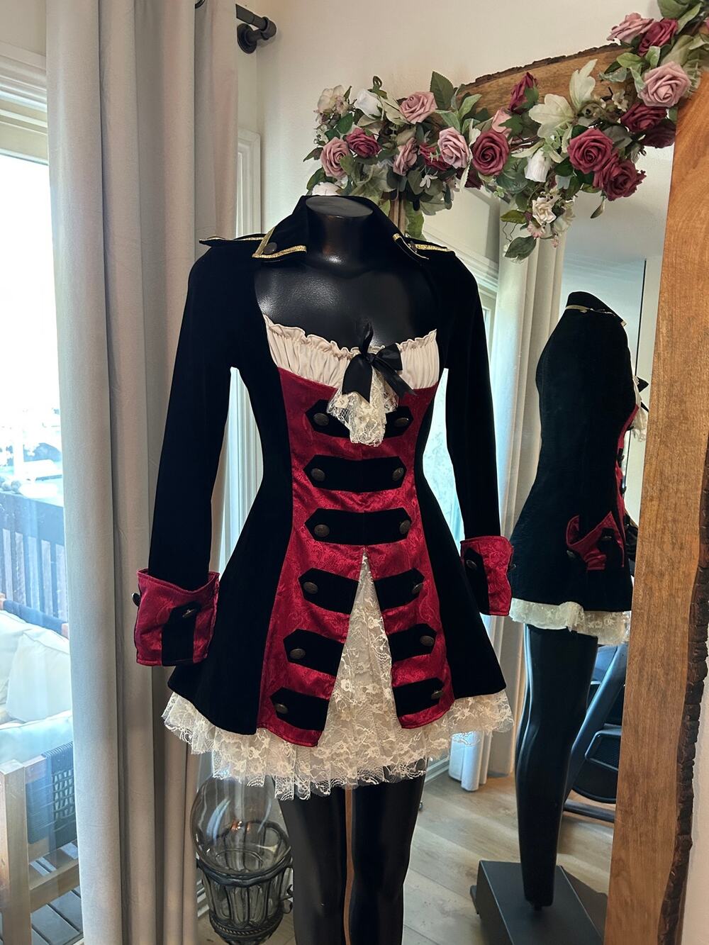 Leg Avenue Charming Pirate Captain Costume Dress Women's Size M MSRP $98